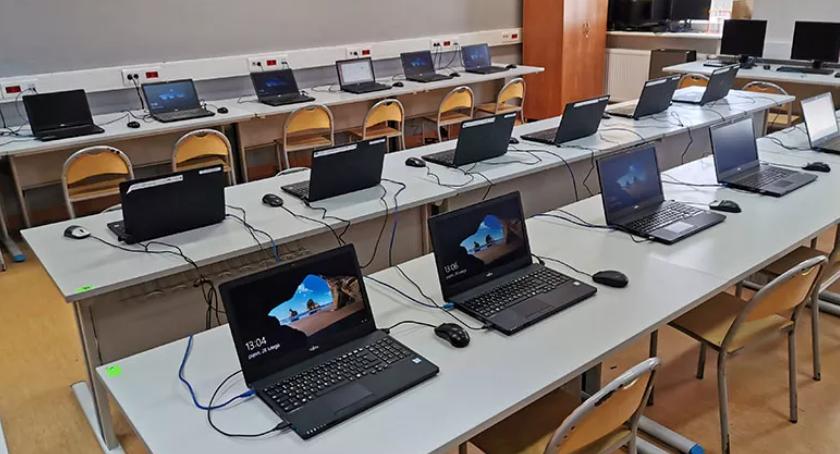 Gmina Rybno pozyskała nieodpłatnie nowy sprzęt komputerowy dla szkoły