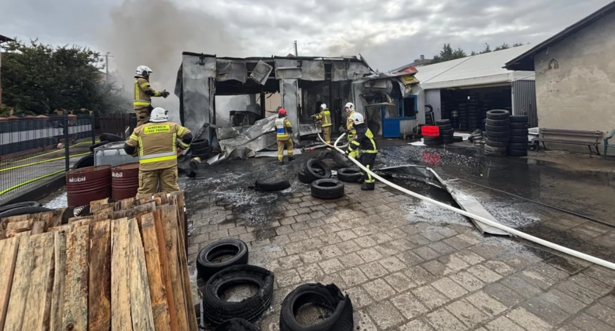 Dym nad Teresinem — spłonął warsztat samochodowy