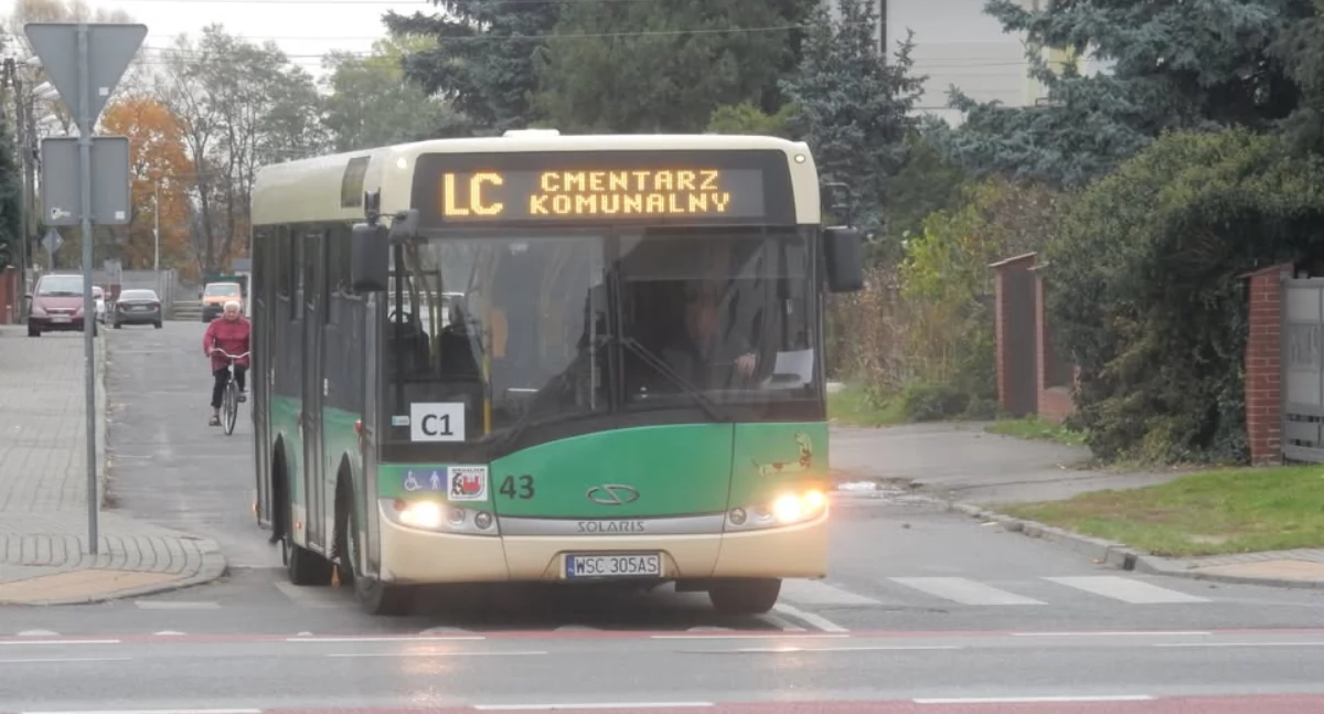 Dodatkowe autobusy na Wszystkich Świętych