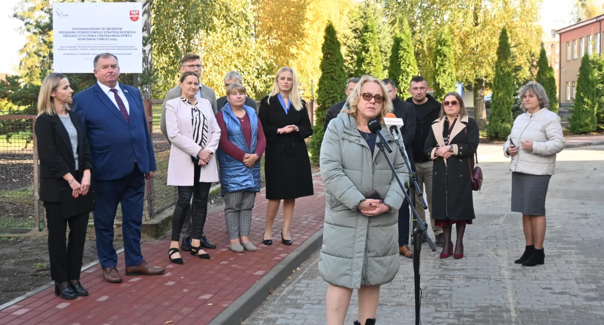 Nowe chodniki i droga w Zespole Szkół Centrum Kształcenia Praktycznego 