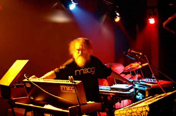 Muzyczny exodus Komendarka