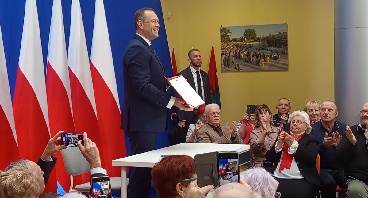 Prezydent w Sochaczewie - Karol Nawrocki podpisał projekt ustawy „godna emerytura” 