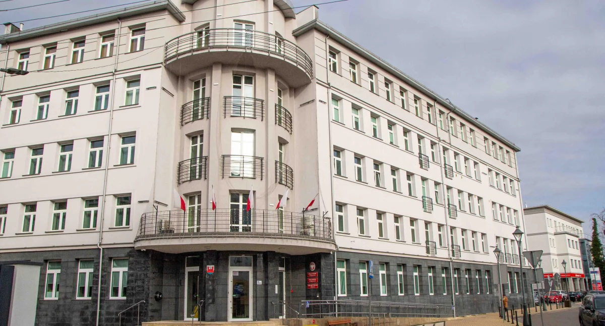 Zakaz używania dmuchaw — kto go łamie w Sochaczewie 