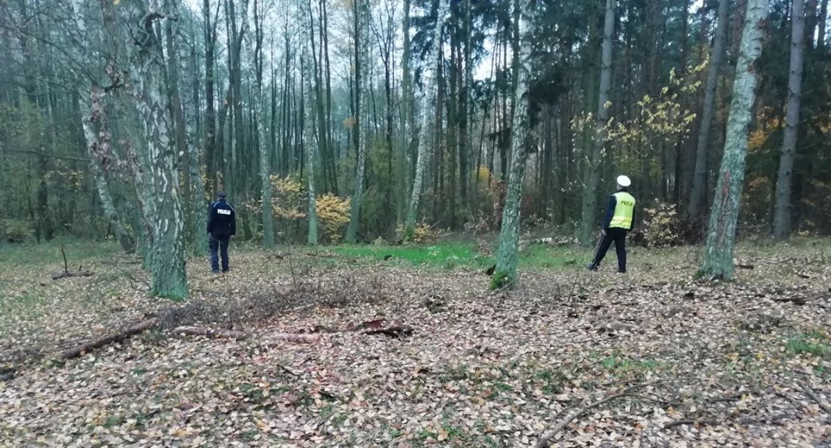 Zgubił się podczas grzybobrania — policjanci odnaleźli 77-latka