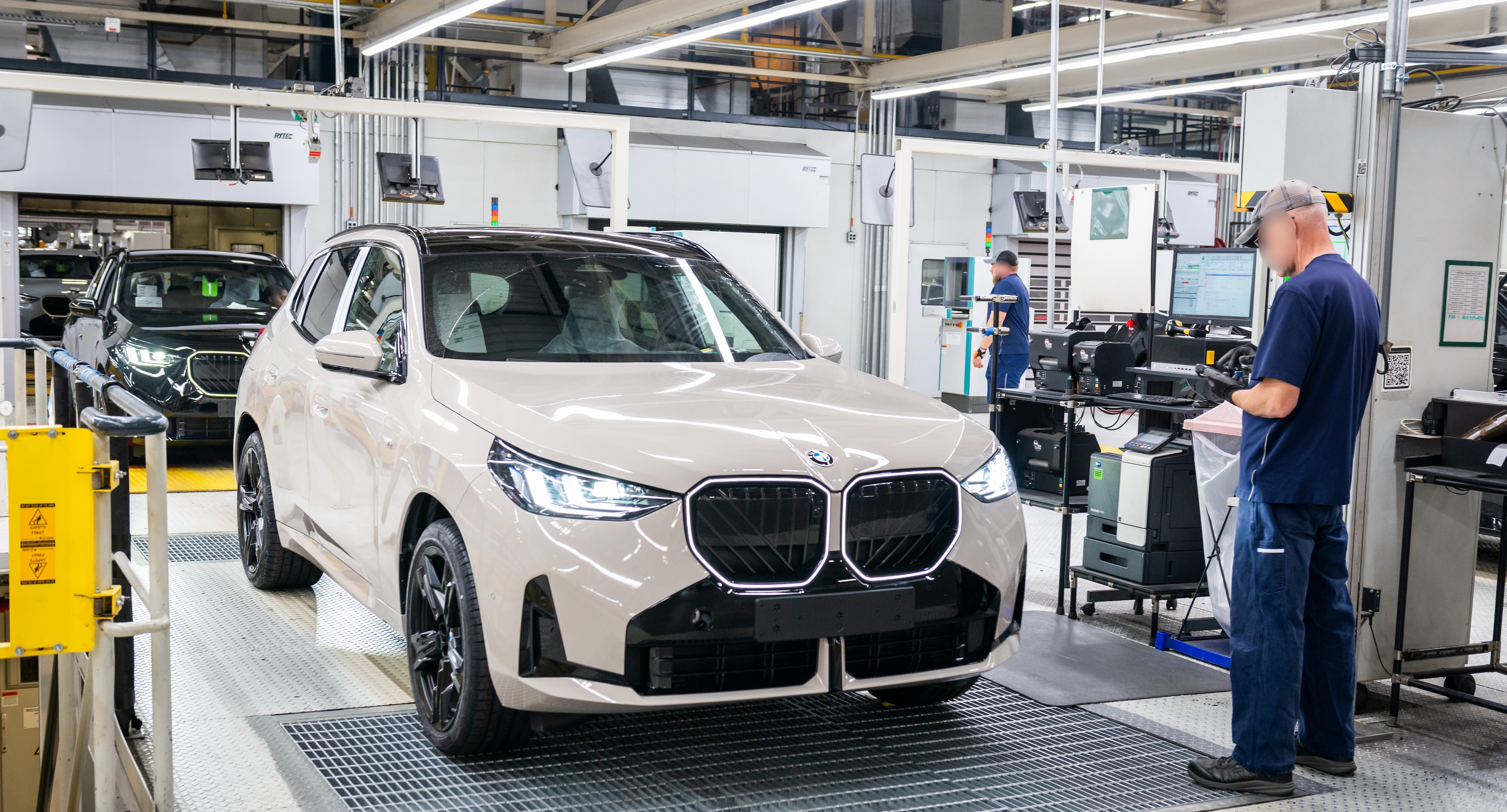 Jakie narzędzia i technologie wspierają pracę mechanika samochodowego w Serwisie BMW?