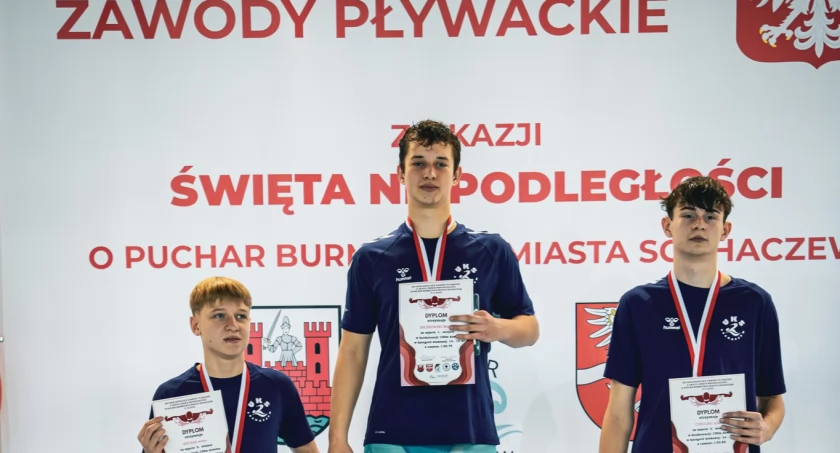 Ogólnopolskie Zawody Pływackie z okazji Święta Niepodległości o Puchar Burmistrza Miasta Sochaczew.