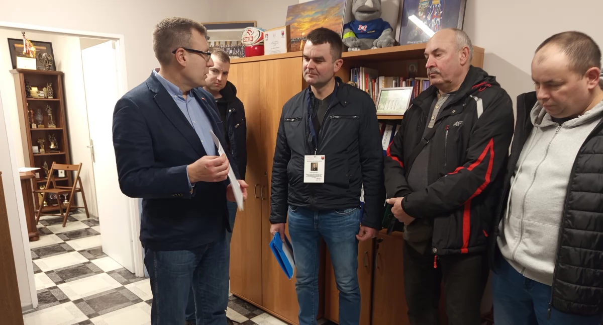 Protest sochaczewskich rolników przed biurami poselskimi