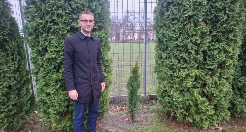 Zostały posadzone kolejne drzewa i krzewy na terenie Gminy Rybno