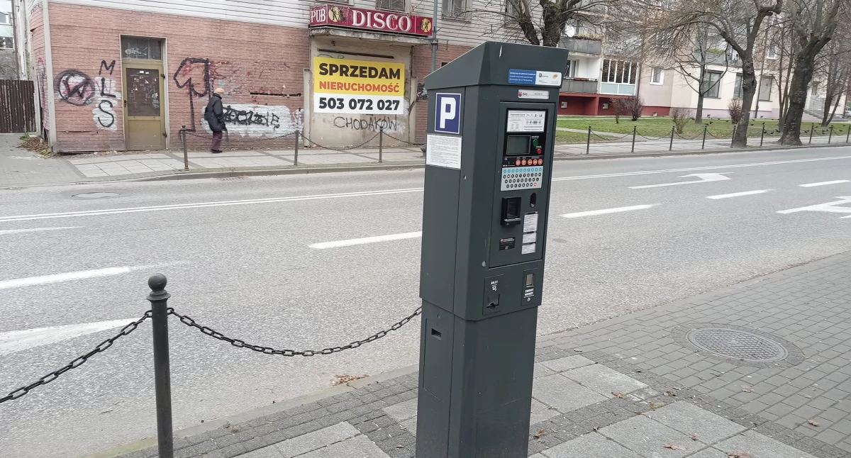 Parkomat parkomatowi nierówny — jak działają Sochaczewskie Karty Mieszkańca?