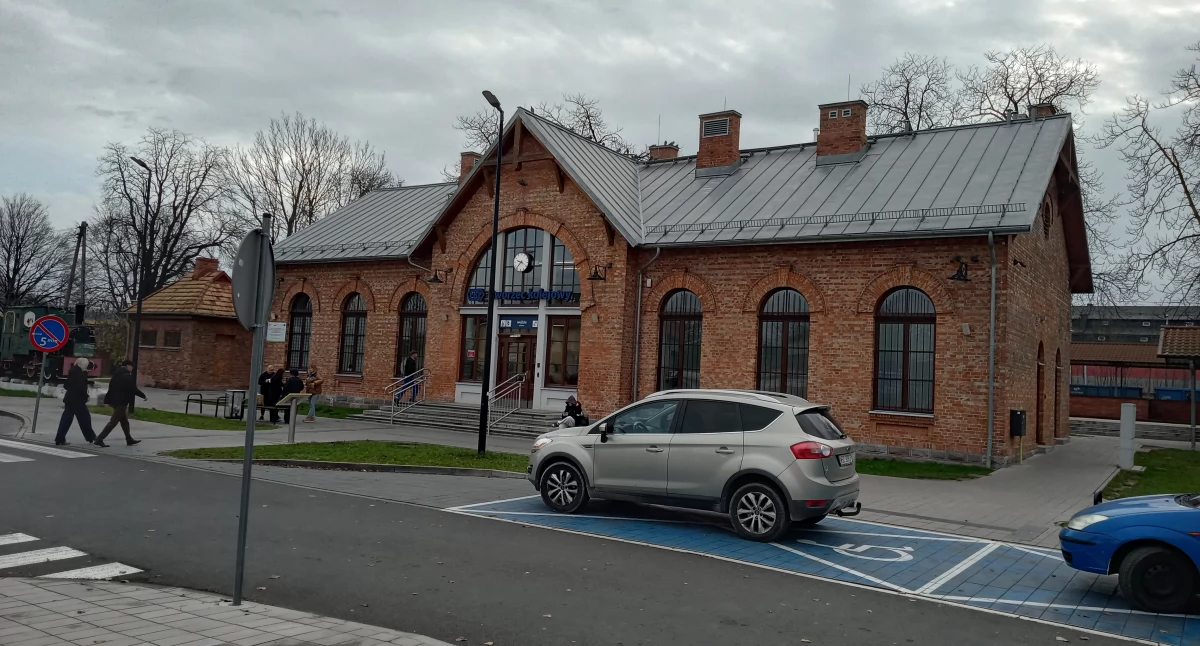 Kryzys bezdomności w Sochaczewie — kto pomaga tym ludziom przetrwać?