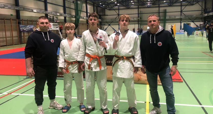 Dwa srebrne medale zawodników UKS Siódemka Sochaczew w XX Ogólnopolskim Turnieju Judo - Skierniewice 22.11.2025 r.