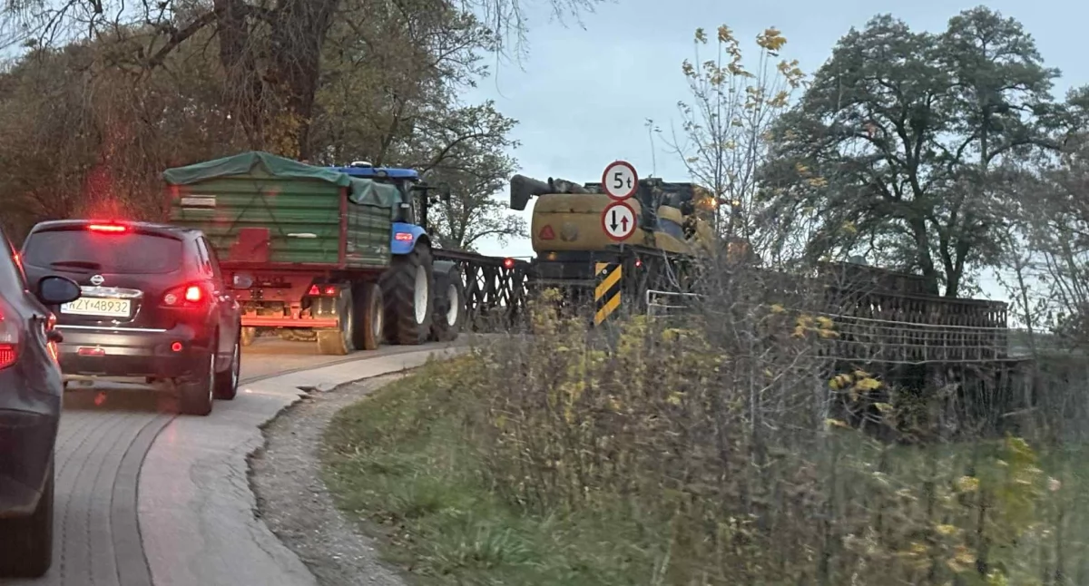 Most w Witkowicach potrzebuje remontu — stoi, funkcjonuje, ale strach po nim przejeżdżać