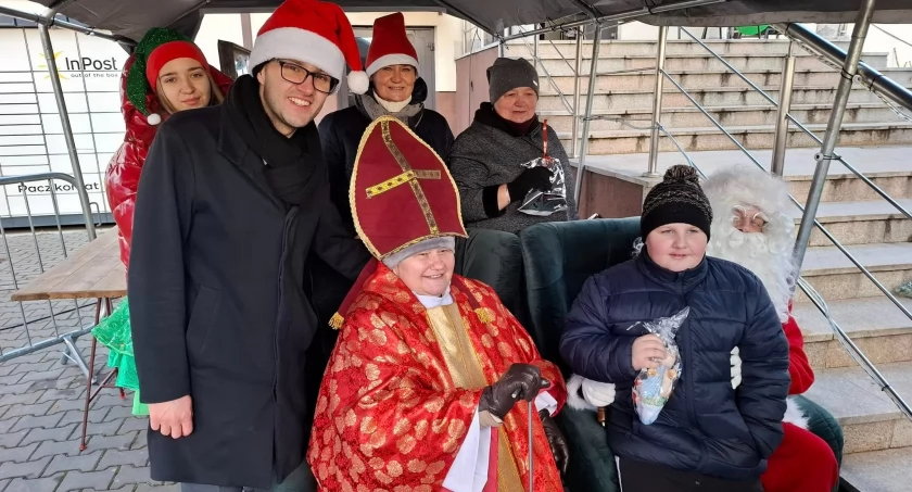 Wójt Gminy Rybno Damian Jaworski zaprasza 13 grudnia na spotkanie z Mikołajem, będą prezenty, darmowe choinki oraz wiele innych atrakcji 