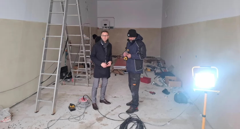 Trwają prace związane z remontem garażu samochodu pożarniczego OSP Matyldów