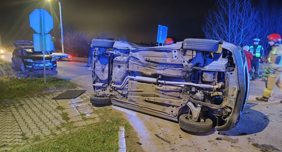 Wypadek w Elżbietowie — zderzenie dwóch osobówek 
