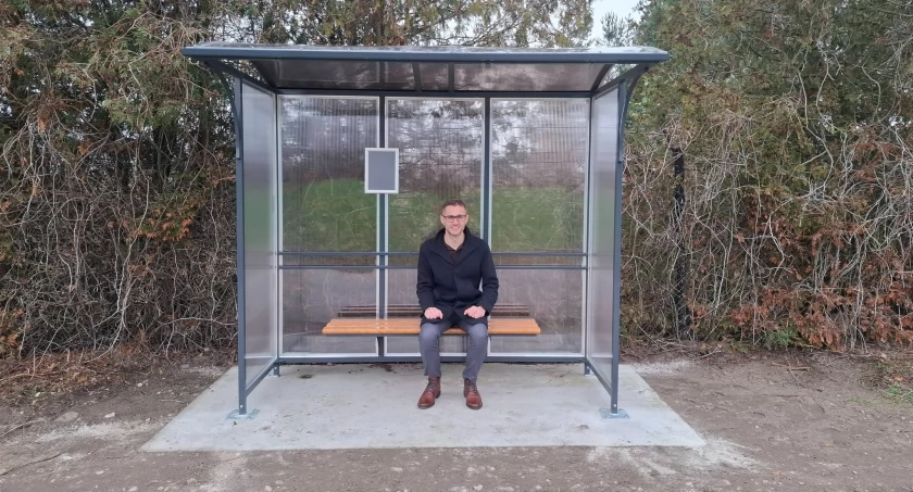 Montaż nowych wiat przystankowych na terenie Gminy Rybno