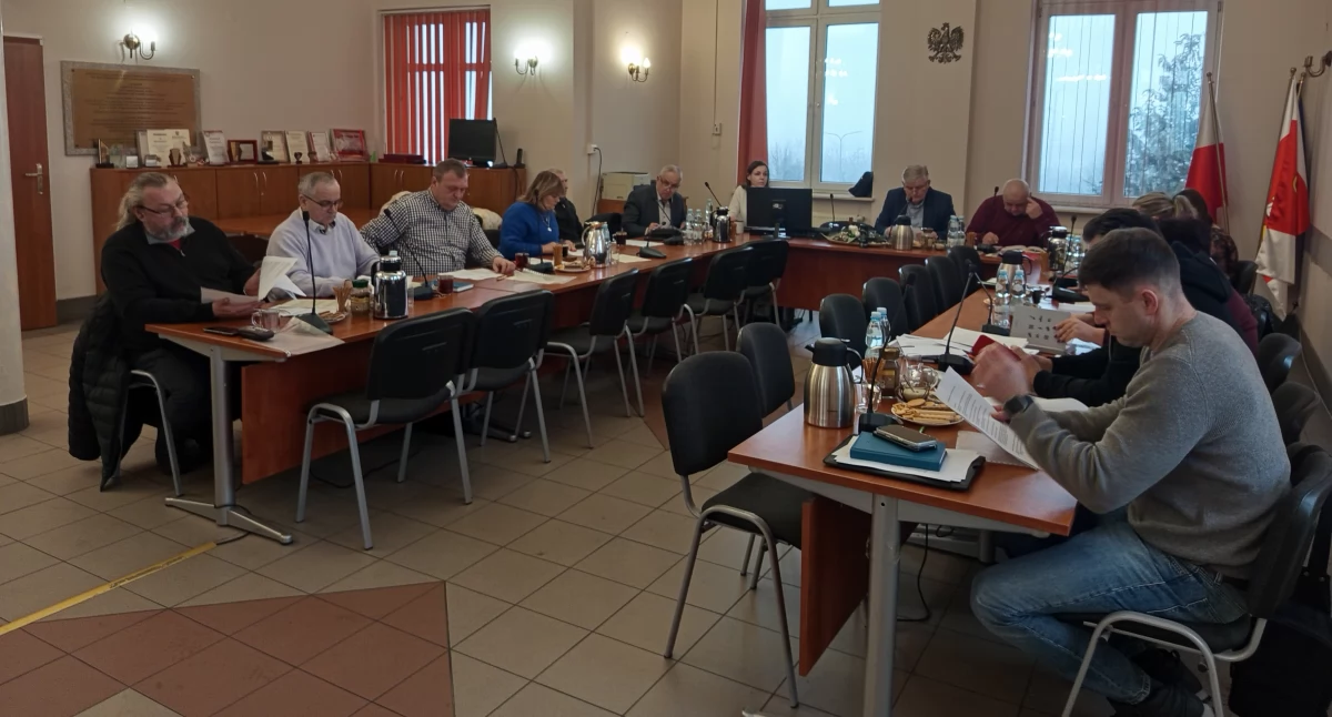 Walka o budżet gminy Sochaczew - radni chcą odebrać pieniądze szkołom 