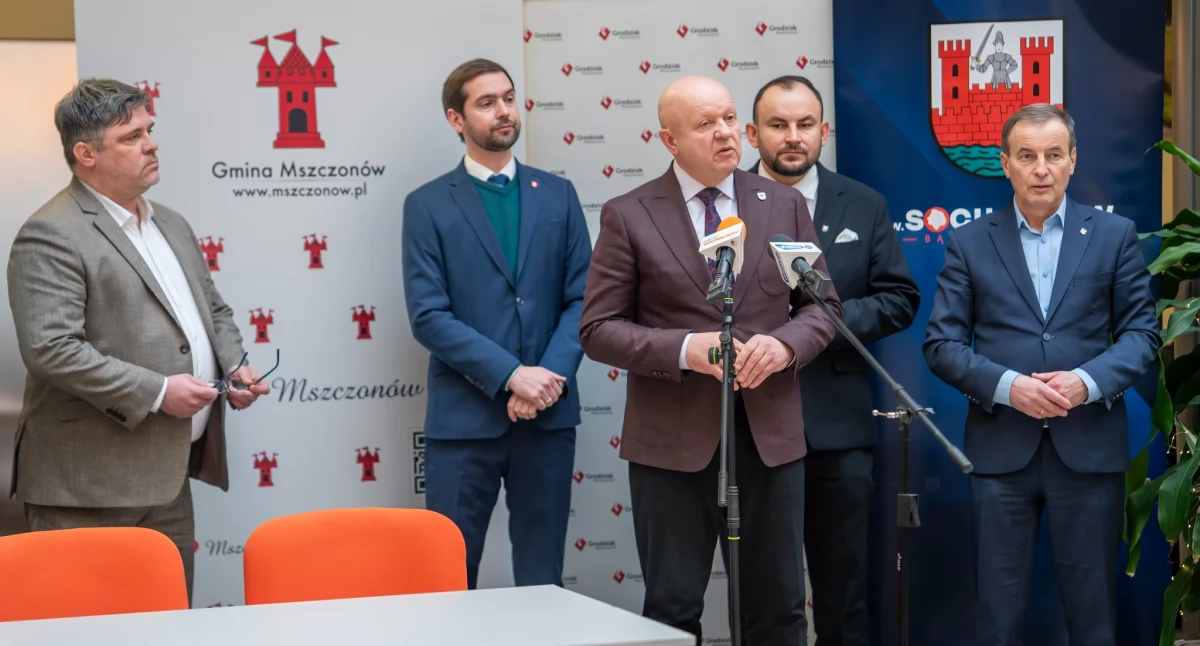 Rozmowy o CPK - spotkanie samorządowców w sochaczewskich kramnicach 