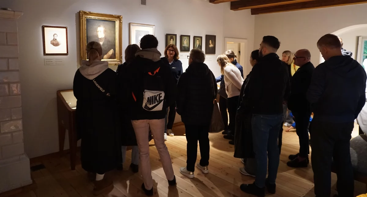 Oprowadzanie przewodnickie z recitalem - nowość w Żelazowej Woli