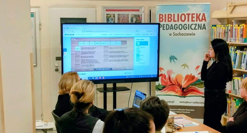 Warsztaty „Fake news pod kontrolą? Nasze emocje a odporność na dezinformację” w Bibliotece Pedagogicznej w Sochaczewie