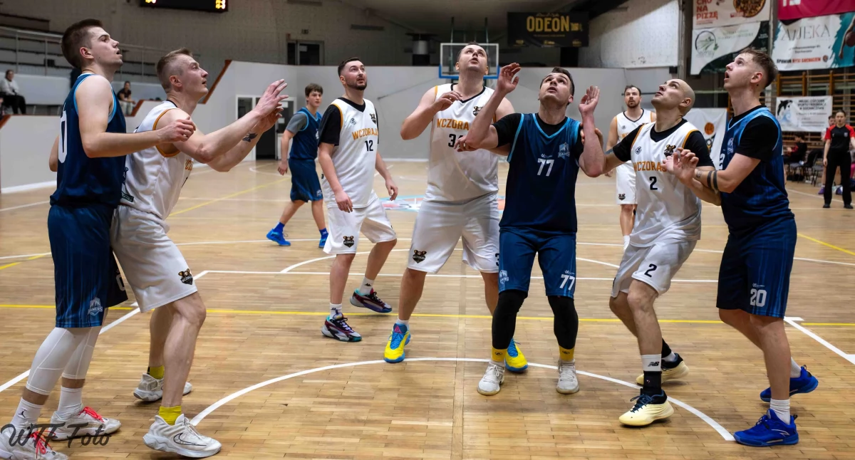 Sochaczewska Liga Koszykówki: Zacięte mecze i dominacja faworytów w XV kolejce