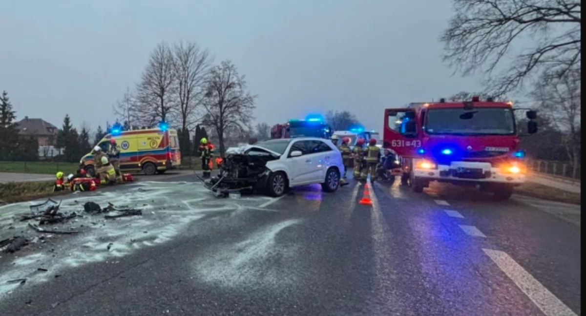 Kolejny wypadek w Kożuszkach-Parcel - zderzyły się dwie osobówki