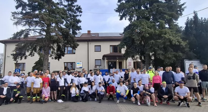 Ponad setka biegaczy pobiegła w „Biegu Przyjaźni” dla pani Karoliny