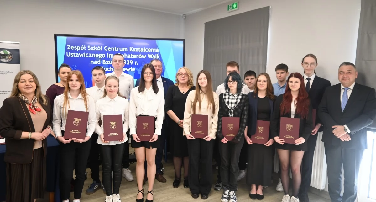 Stypendia starosty przyznane - najwyższa średnia to 5,41