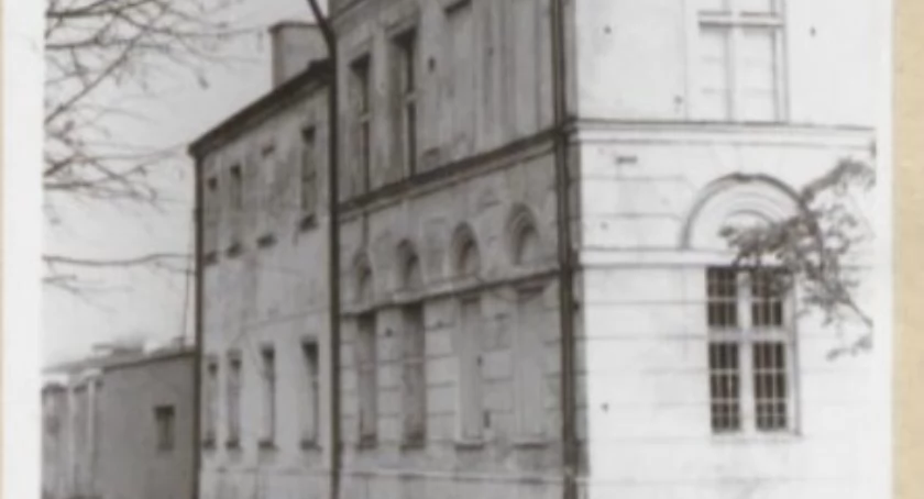 Budynek muzeum w Sochaczewie w latach osiemdziesiątych XX wieku.