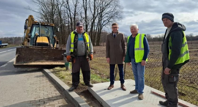 Nowe wiaty przystankowe w gminie Rybno. Ruszyły pierwsze prace