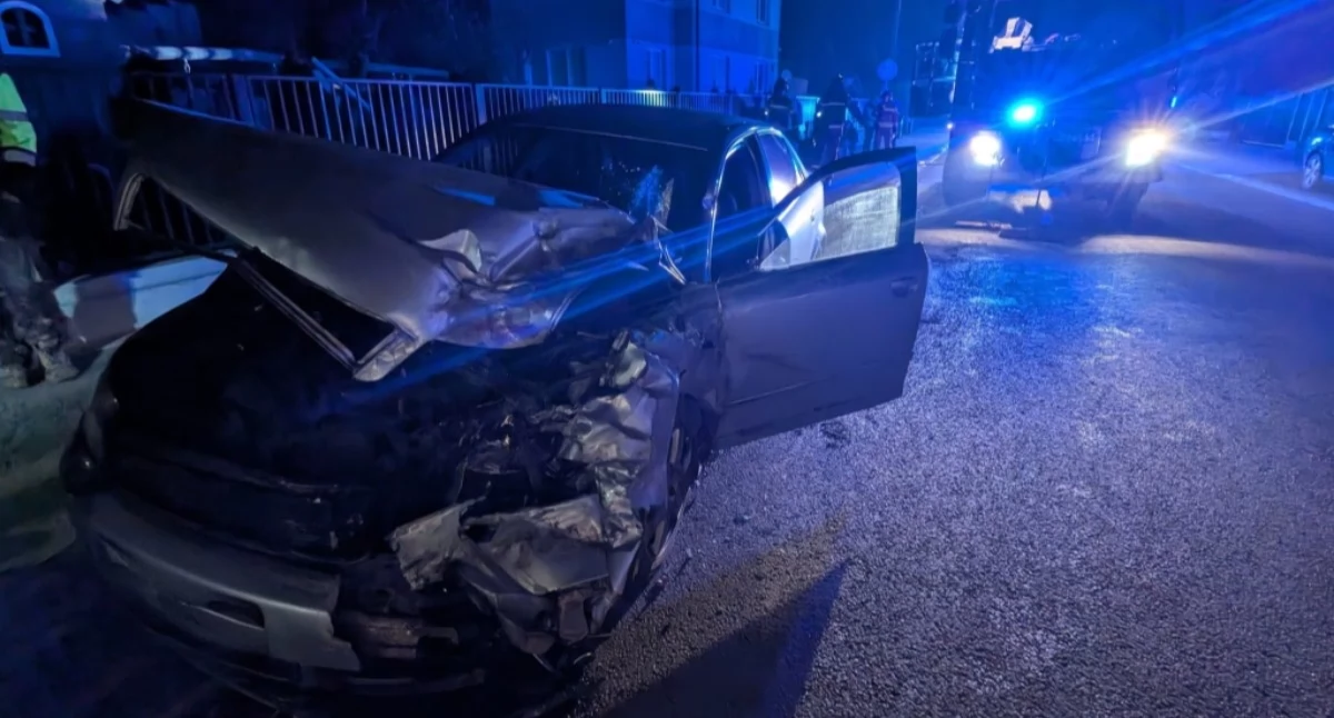 Wypadek na Inżynierskiej - wyciekło paliwo 