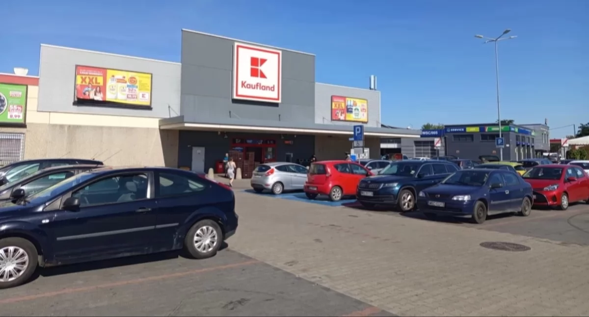 Stanowisko Kaufland w sprawie driftowania na parkingu przed sochaczewskim marketem