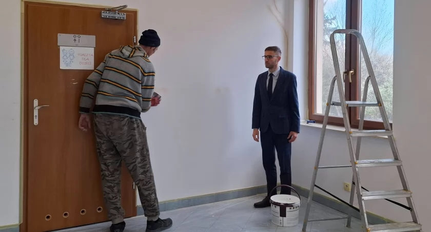 Trwają  prace remontowe w Gminnej Bibliotece Publicznej w Rybnie