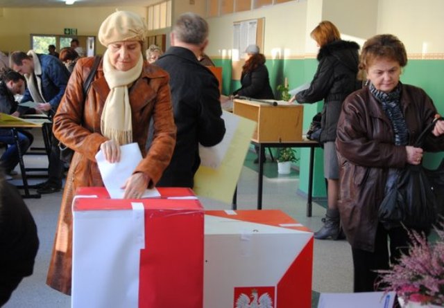 Frekwencja ponad 48 %