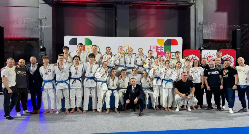 Złoty i Brązowy medal Mistrzostwa Polski Juniorów Młodszych zdobywa Trener Janusz Piechna z Reprezentacją Mazowsza dla Sochaczewa