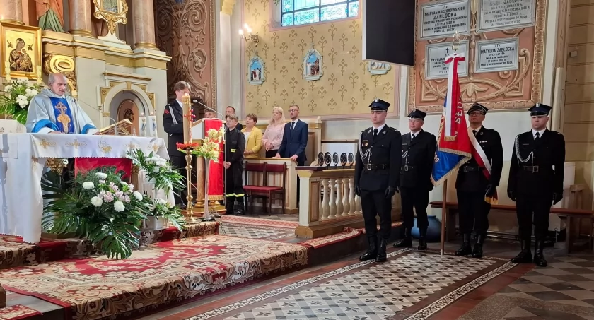 Uroczysta msza w Rybnie na 3 Maja i Dzień Strażaka
