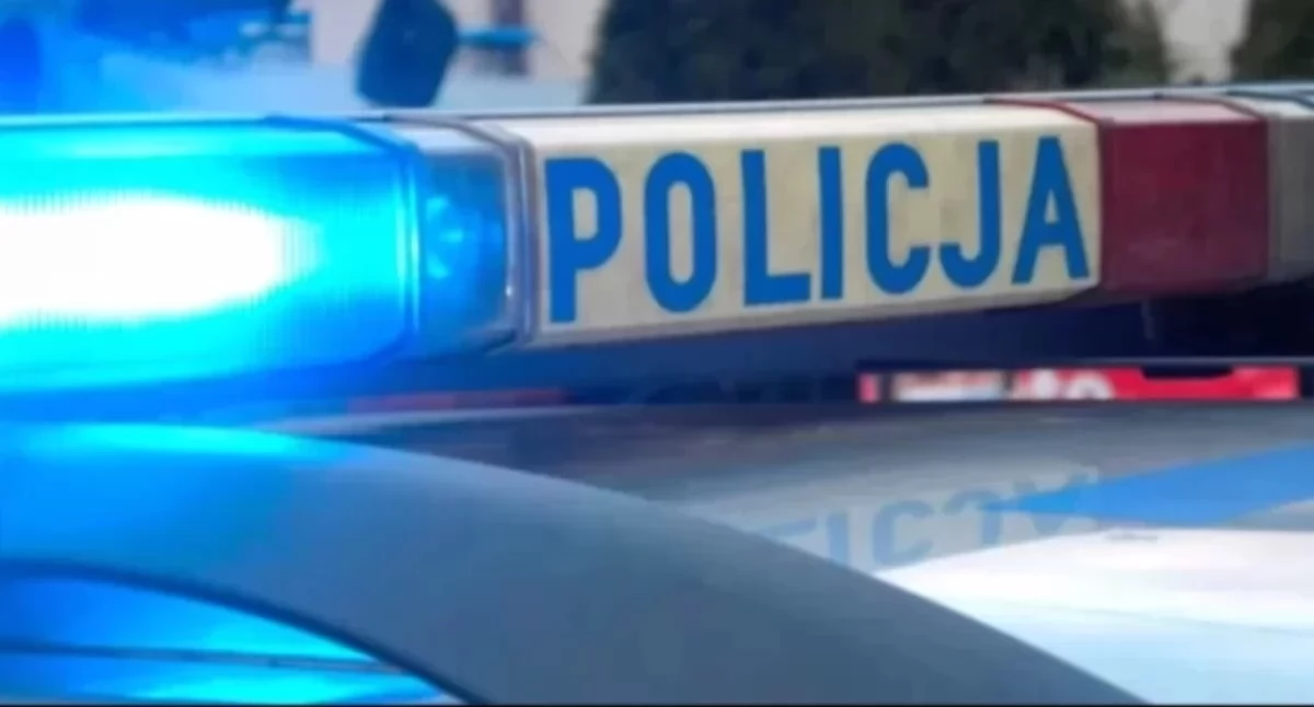 Wypadek na DW 577 w Sarnowie – droga zablokowana