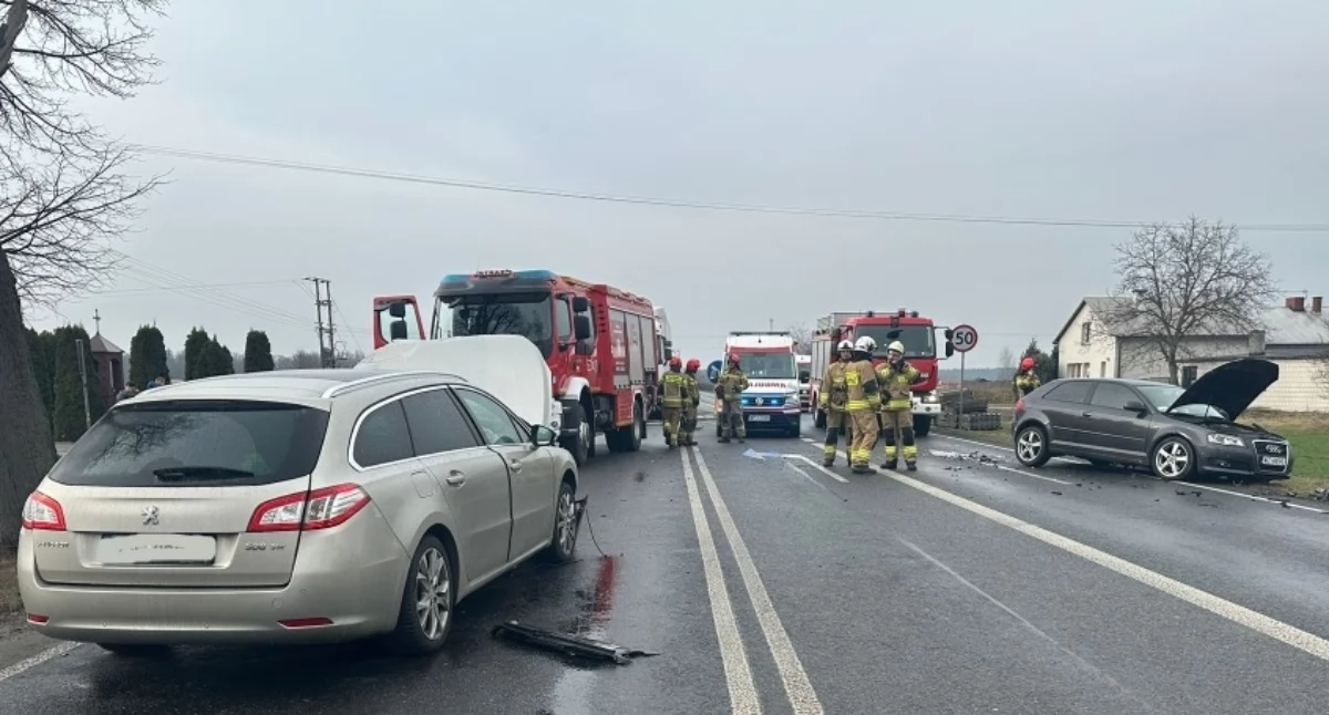 Wypadek na DK 92 w Chrzczanach - droga zablokowana