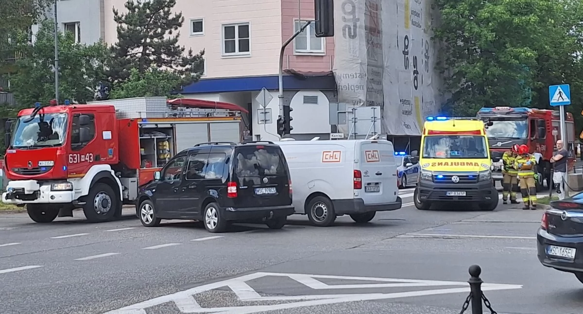 Zderzenie dwóch aut  na Warszawskiej 