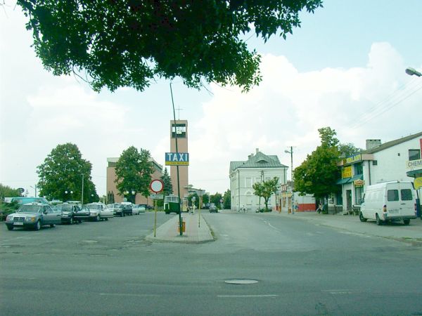 Umarł król, niech żyje król
