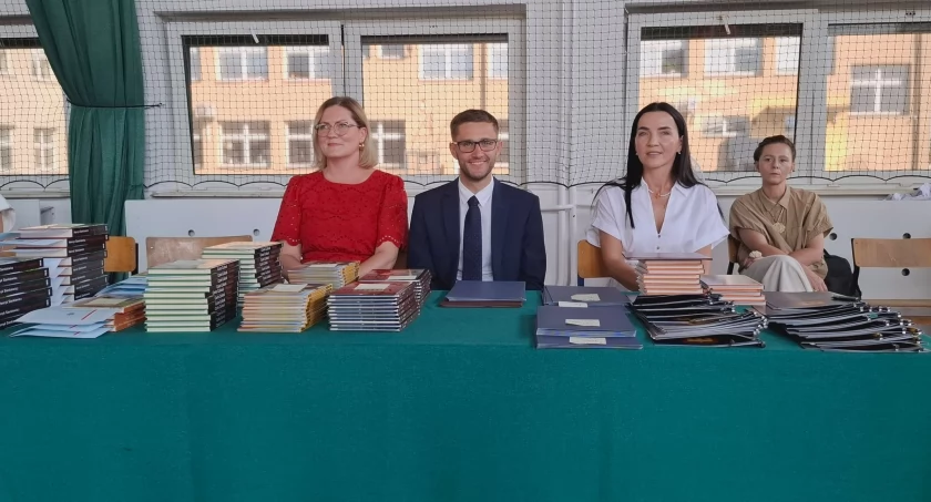 Uroczyste zakończenie roku szkolnego 2025/2026 w Szkole Podstawowej z Oddziałami Przedszkolnymi w Rybnie