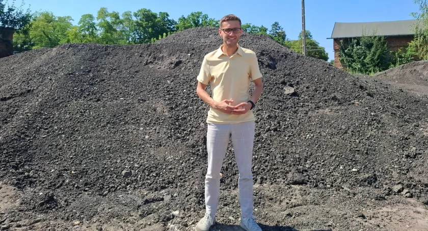 Gmina Rybno inwestuje w drogi. Dotarło 900 ton destruktu i realizowane są kolejne zadania drogowe 