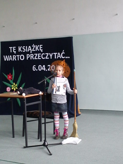 Zaprezentuj ciekawie książkę !-finał konkursu „Tę książkę warto przeczytać”