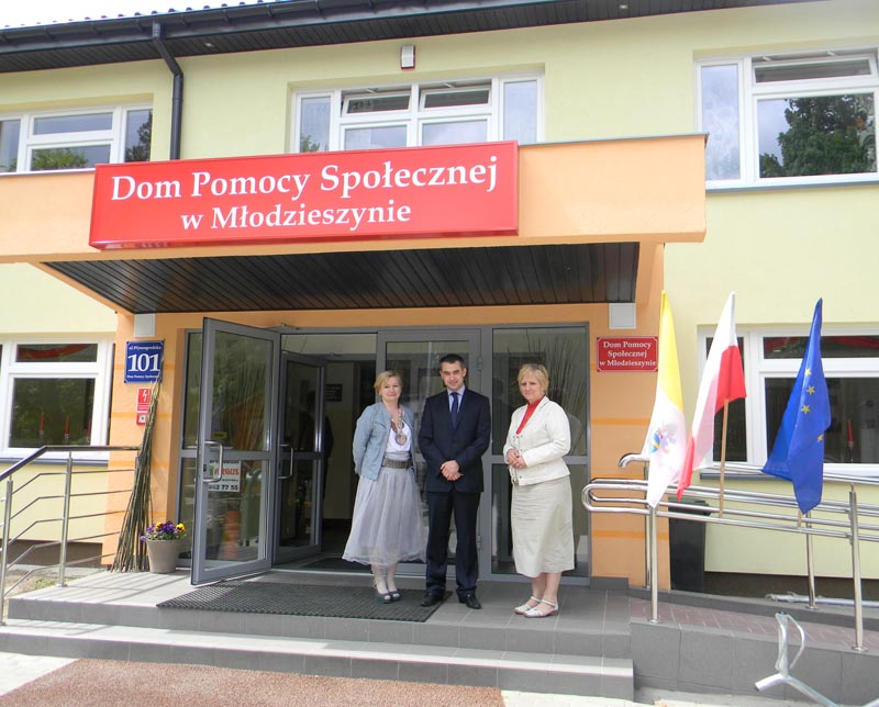 Radny sejmiku z wizytą w DPS-ie w Młodzieszynie