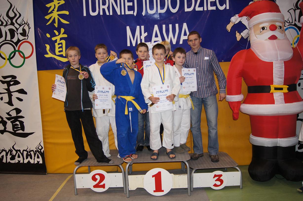 Dobry start zawodników UKS Siódemka na turnieju judo w Mławie