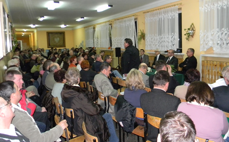 Starosta na spotkaniu z mieszkańcami Chodakowa w sprawie śmieci