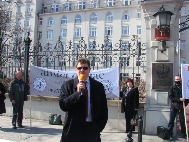 Nie dla likwidacji sądów tak dla deregulacji zawodów!