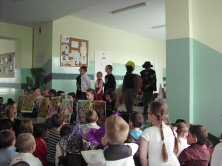 Bawimy się w teatr.