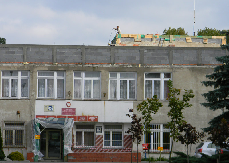 Nowe dachy dla ZS RCKU i MOW Załusków