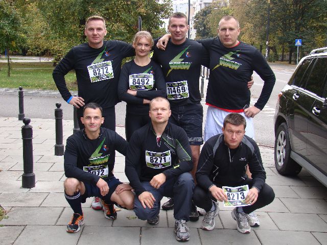 Biegnij Warszawo 2012 - tysiące biegaczy